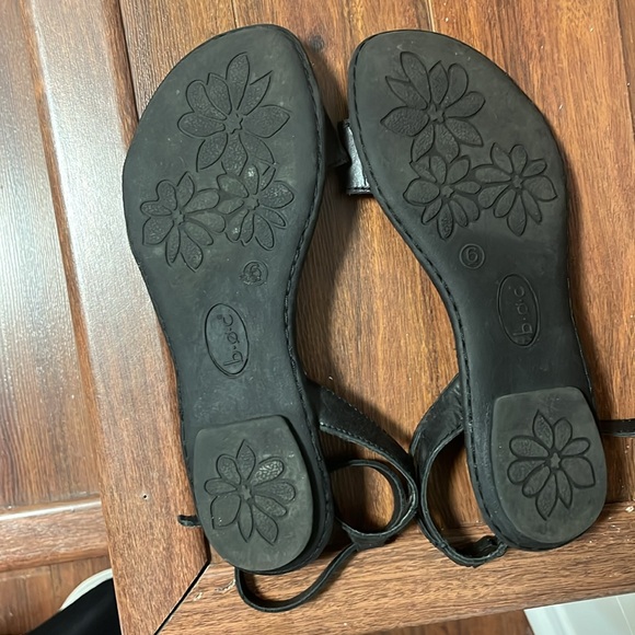 b.o.c. Sandals - Picture 3 of 4